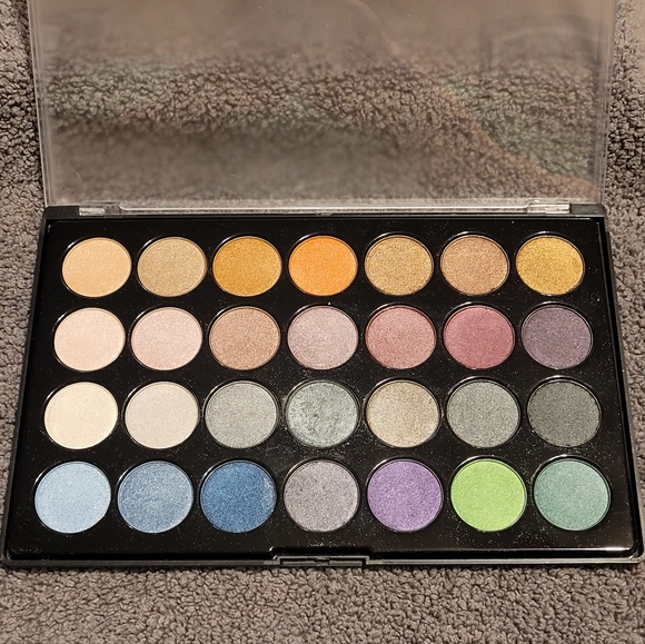 BH Cosmetics Foil Eyes 2 - Picture 6 of 10